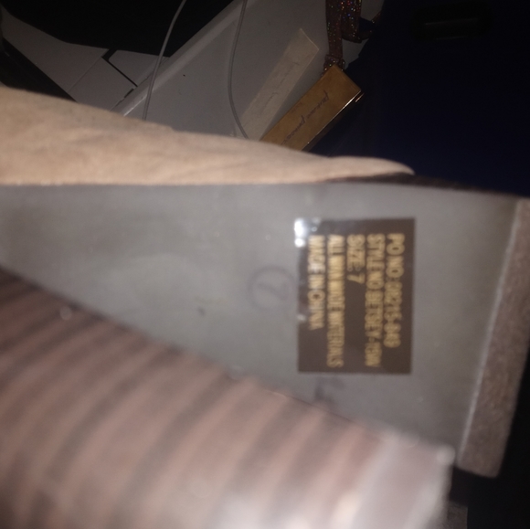 Shoes - Picture 3 of 4